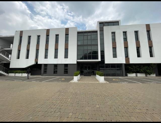 2,592M² OFFICE TO LET IN BRYANSTON